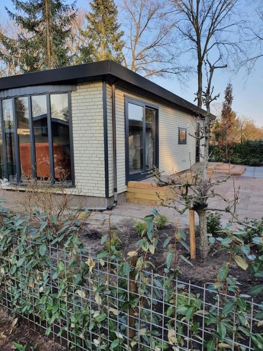 Cozy Chalet For 4 Veluwe Putten Exterior photo